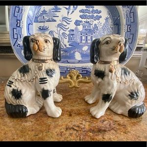 8” Staffordshire dog pair